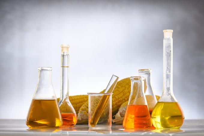 Revestimento de fertilizantes de liberação lenta para a ureia utilizado para melhorar a compatibilidade nas utilizações finais 0